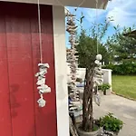 빌라 Hyggeligt Taet Pa Vandet I Bro