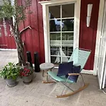 Hyggeligt Taet Pa Vandet I Bro Brenderup