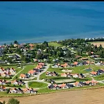 Hyggeligt Taet Pa Vandet I Bro Brenderup